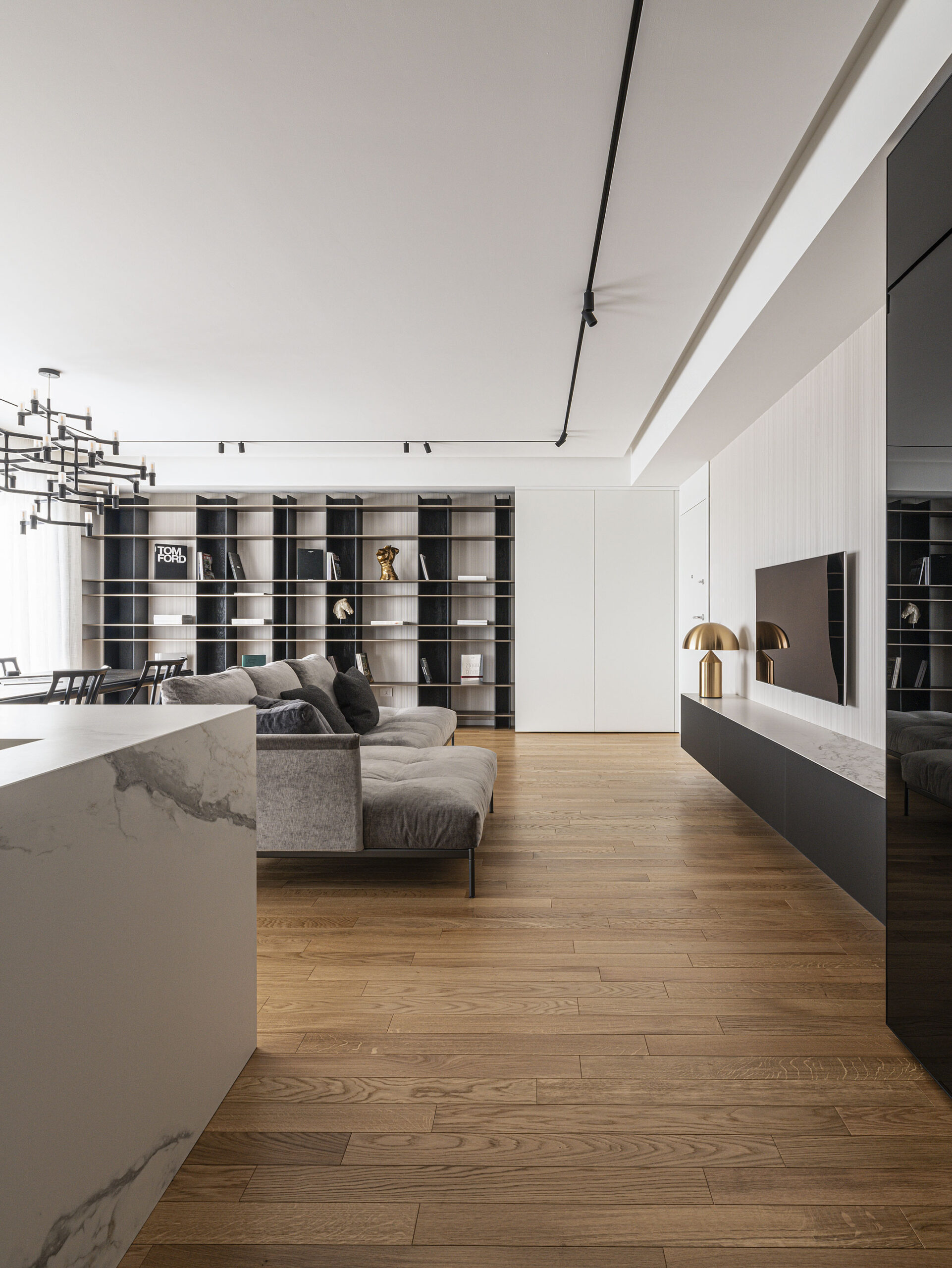 Rebellious Elegance — view 6