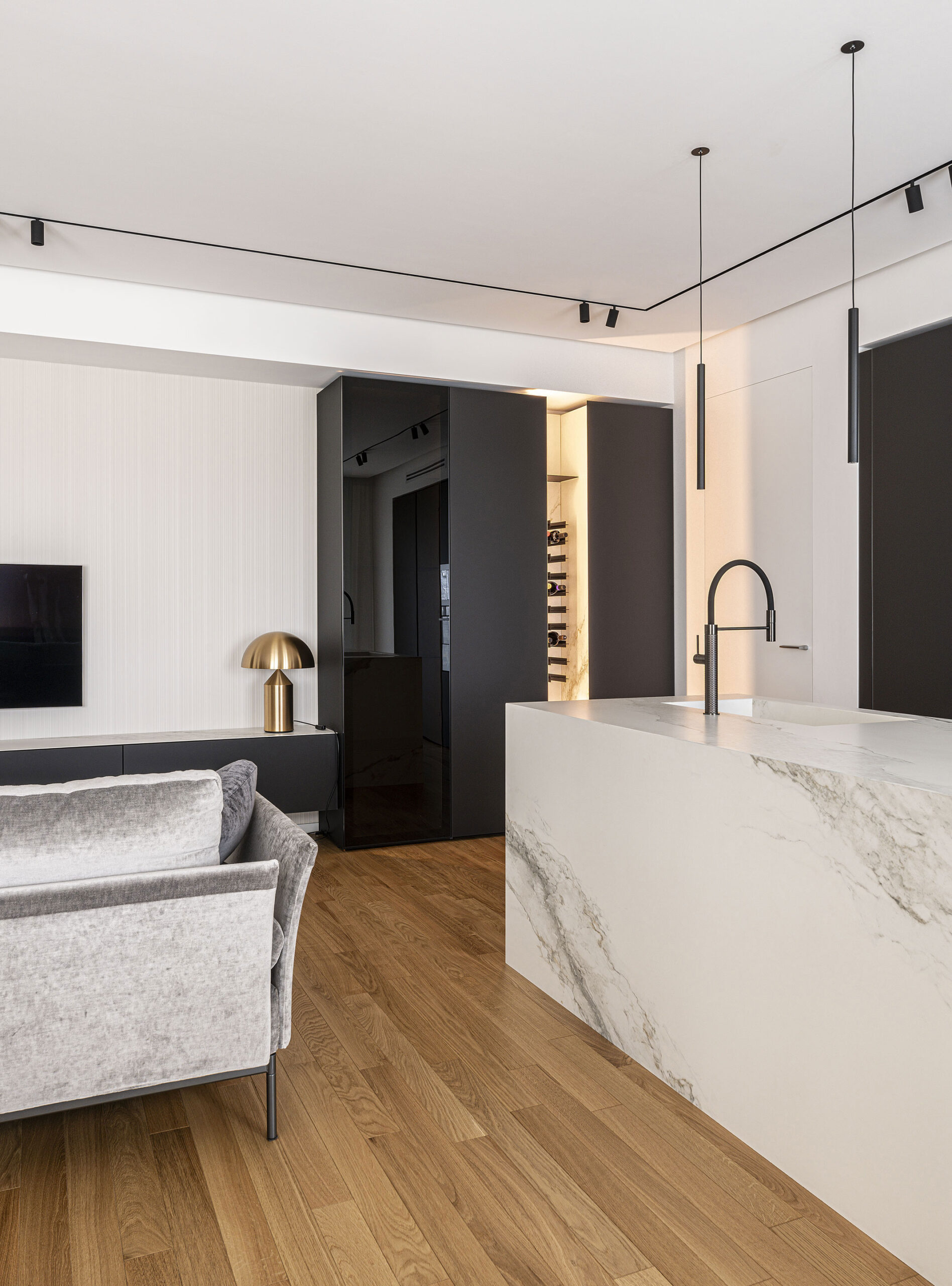 Rebellious Elegance — view 10
