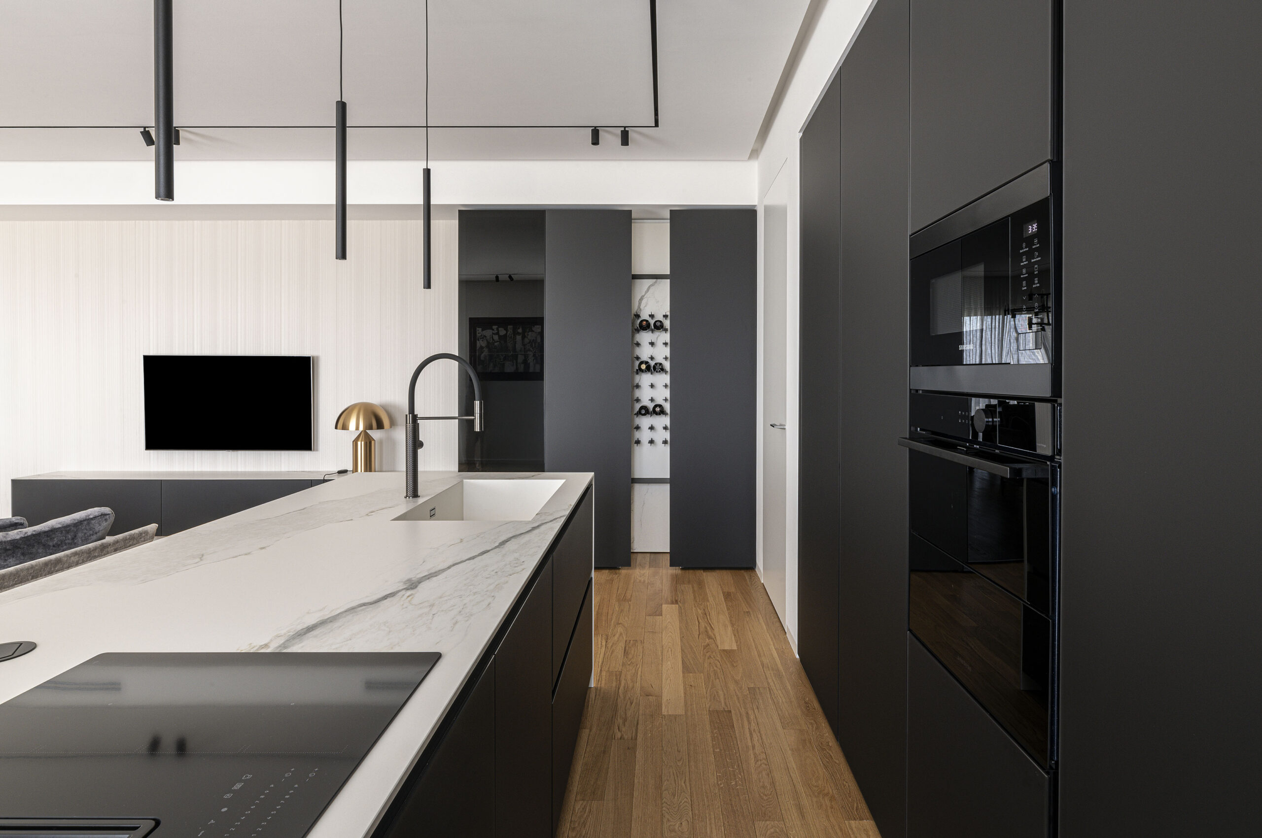 Rebellious Elegance — view 15