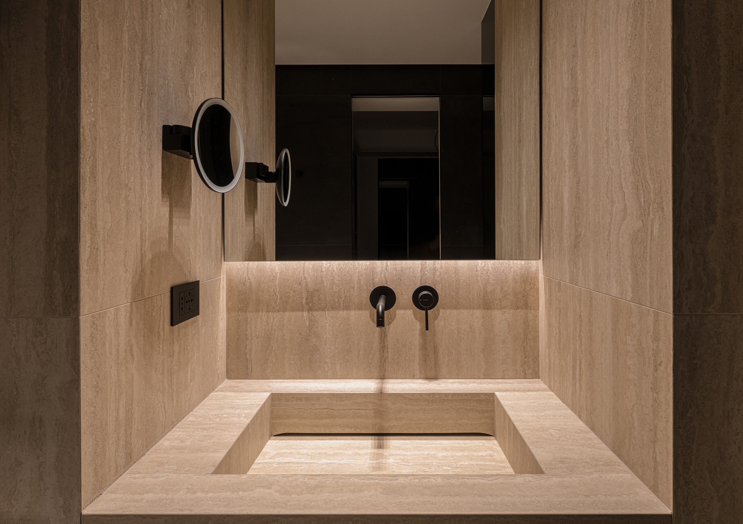 Rebellious Elegance — view 23
