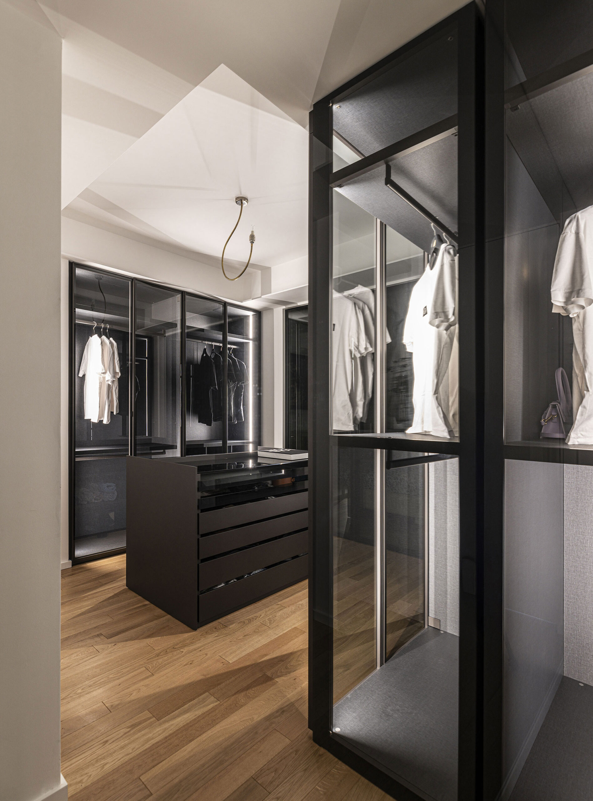 Rebellious Elegance — view 27