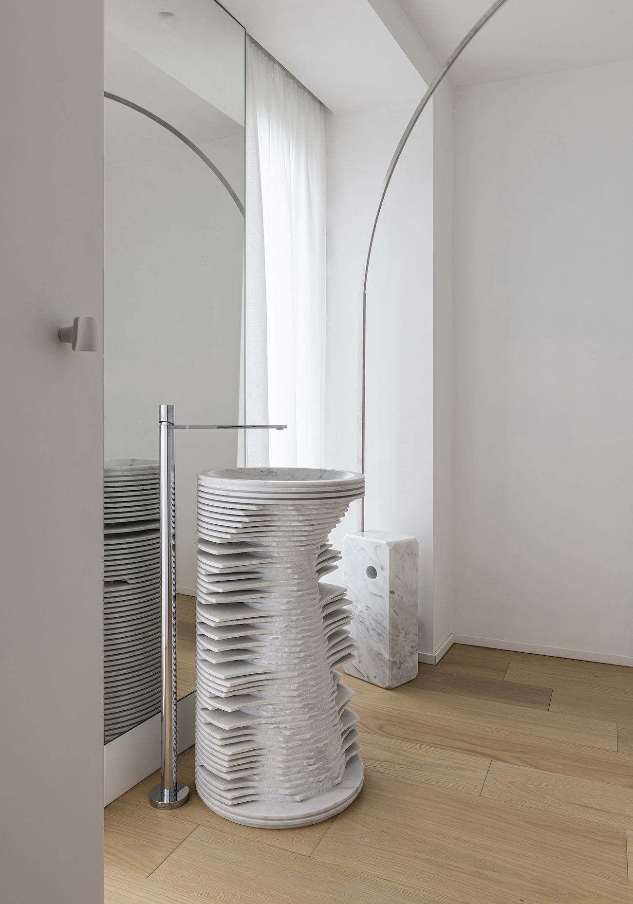 The Strenght of Marble — view 11